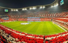 开云综合服务|姆巴佩身着阿什拉夫球衣现场助阵摩洛哥赛事，兄弟情谊闪耀足坛