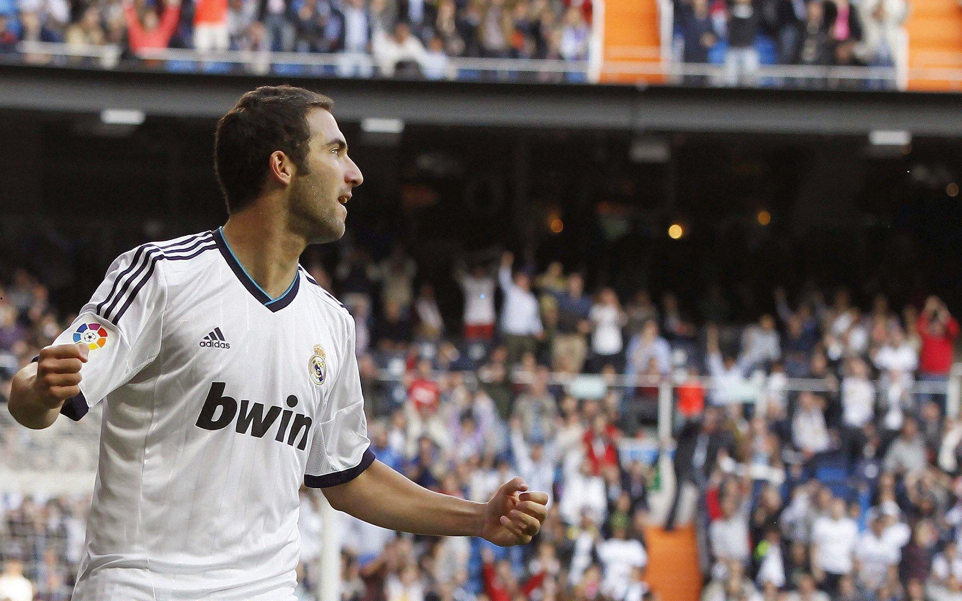 惊艳冰场！十岁刘珈佑全国花滑锦标赛完成双三A创纪录